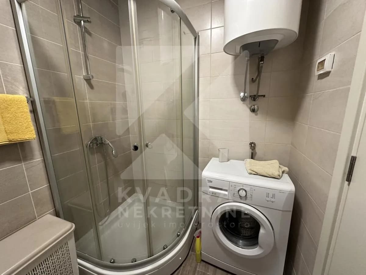 Izdavanje, jednosoban stan, 43m², City Kej, Podgorica