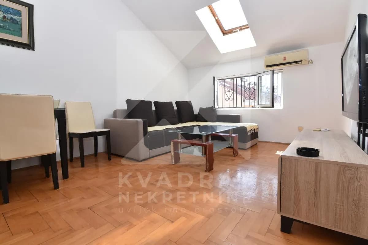 Izdavanje, jednosoban stan, 43m², Stari Aerodrom, Podgorica