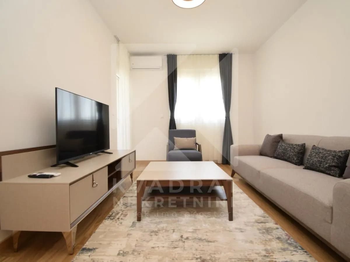 Izdavanje, jednosoban stan, 45m², New City, Podgorica