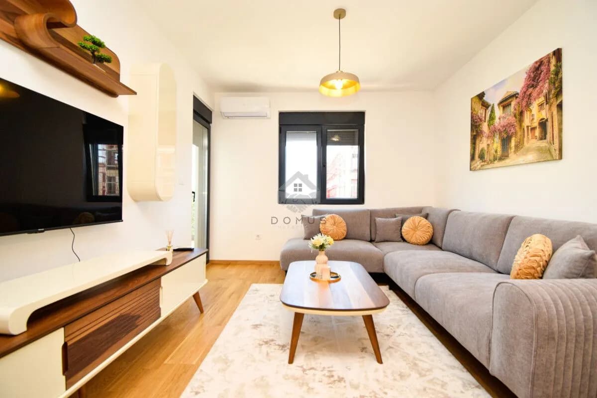 Izdavanje, jednosoban stan, 46m², City Kvart, Podgorica