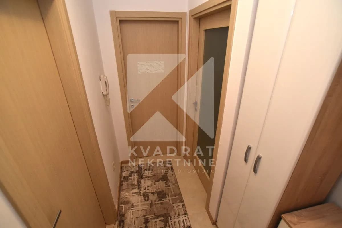 Izdavanje, jednosoban stan, 46m², City Kvart, Podgorica