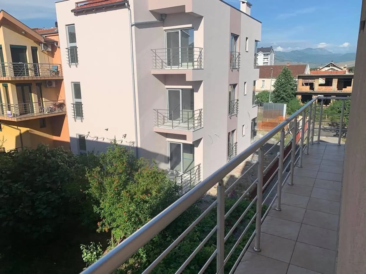Izdavanje, jednosoban stan, 46m², Stari Aerodrom, Podgorica