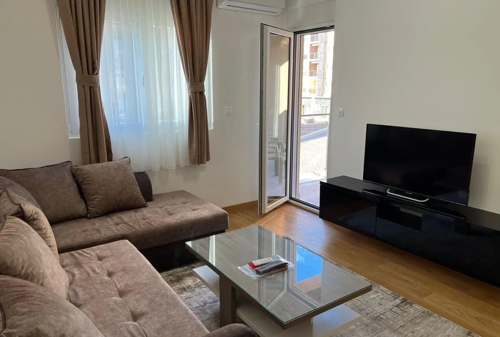 Izdavanje, jednosoban stan, 48m², New City, Podgorica