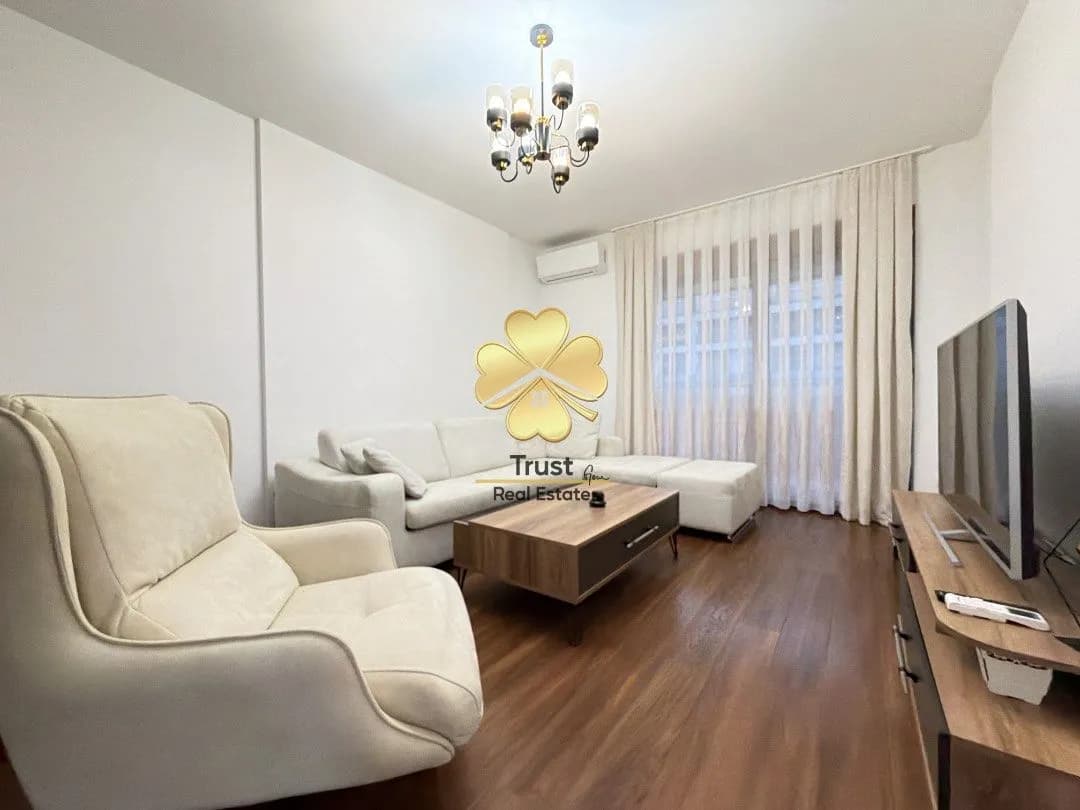 Izdavanje, jednosoban stan, 50m², Master Kvart, Podgorica