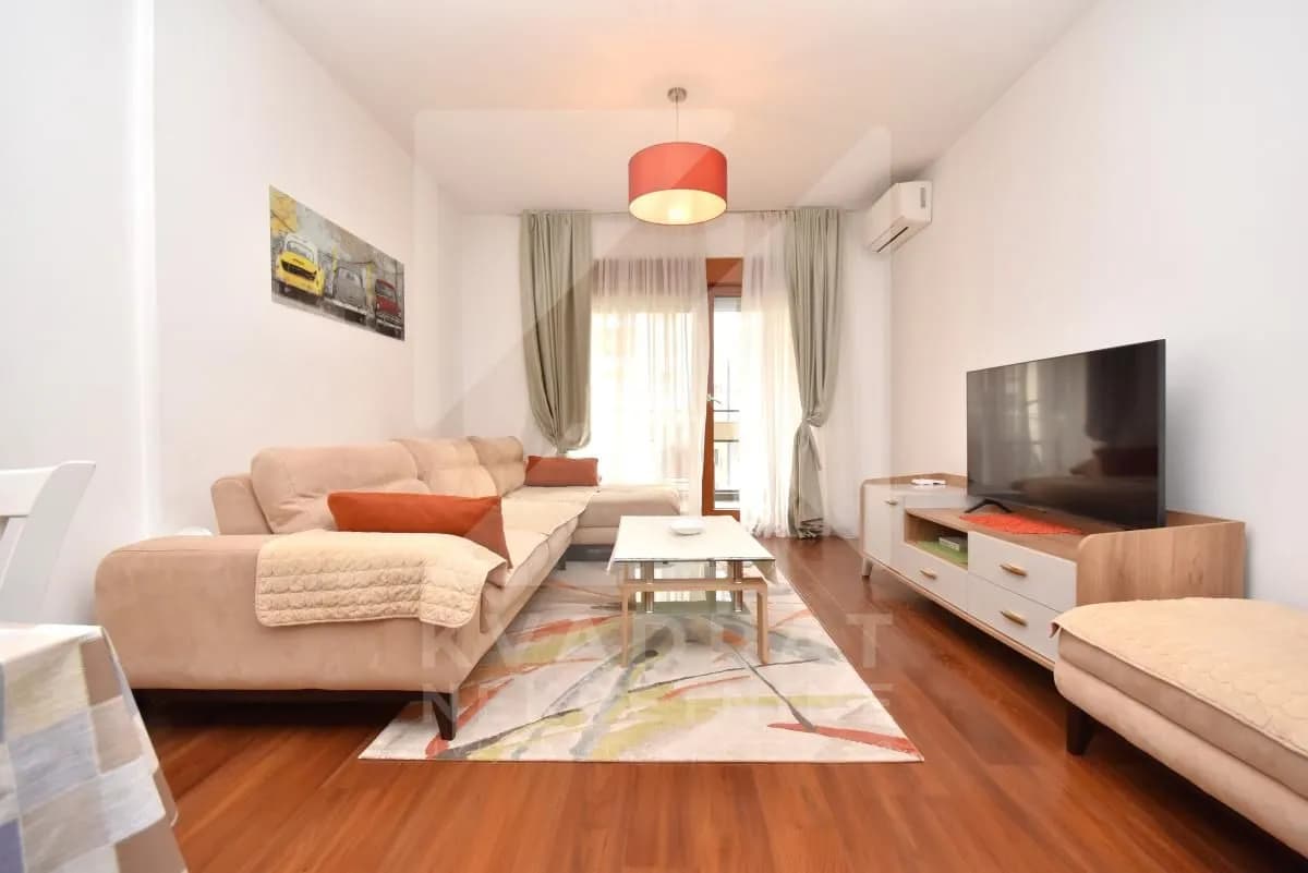 Izdavanje, jednosoban stan, 50m², Master Kvart, Podgorica