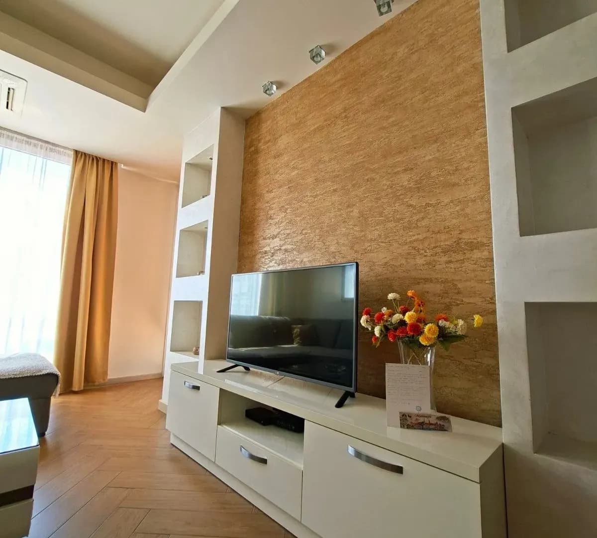 Izdavanje, jednosoban stan, 50m², Zaobilaznica, Budva