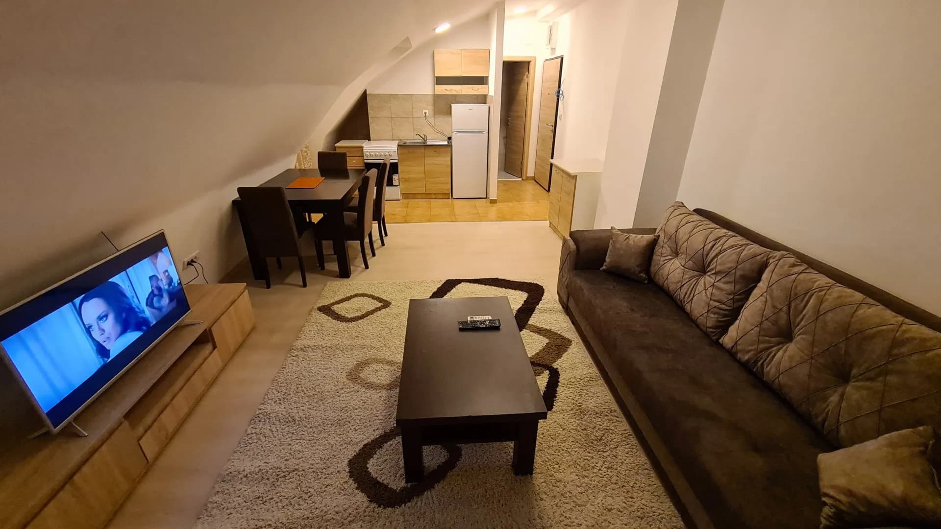 Izdavanje, jednosoban stan, 52m², Zabjelo, Podgorica