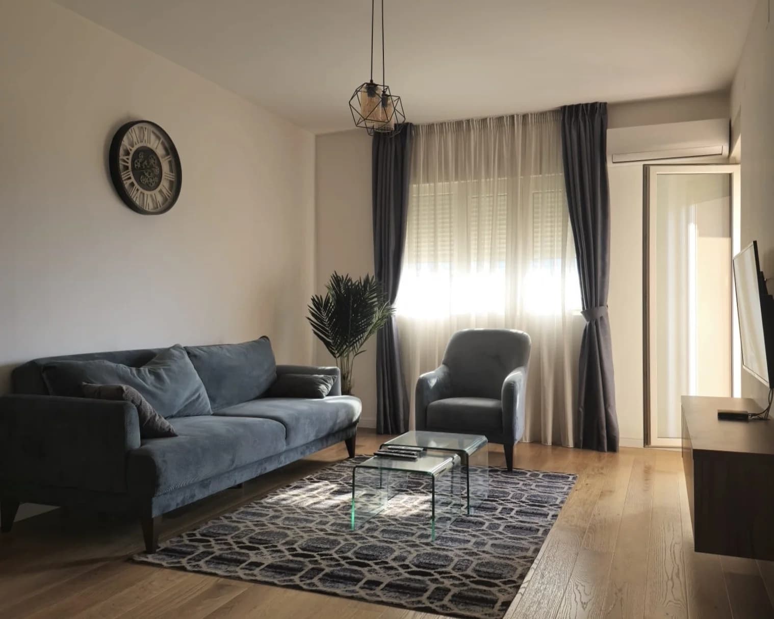 IZDAVANJE – Jednosoban stan (54m2), Podgorica, Central Point – 600€
