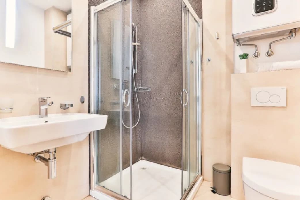 Izdavanje, jednosoban stan, 81m², Bulevar, Budva