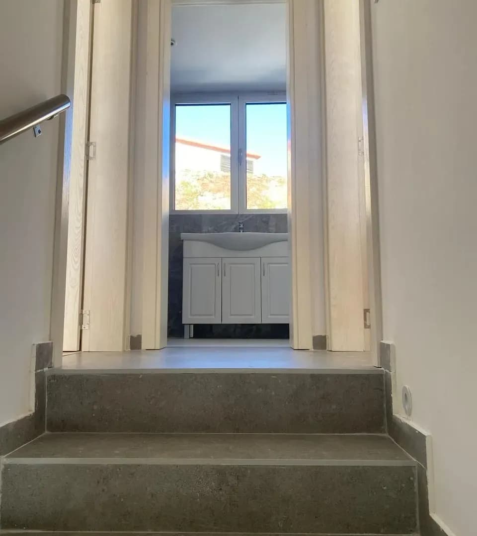 Izdavanje, kuća, 11m², Blizikuće, Budva