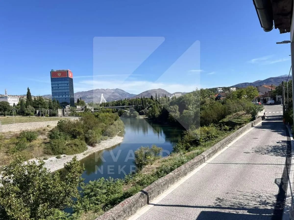 Izdavanje, kuća, 130m², Stara Varoš, Podgorica