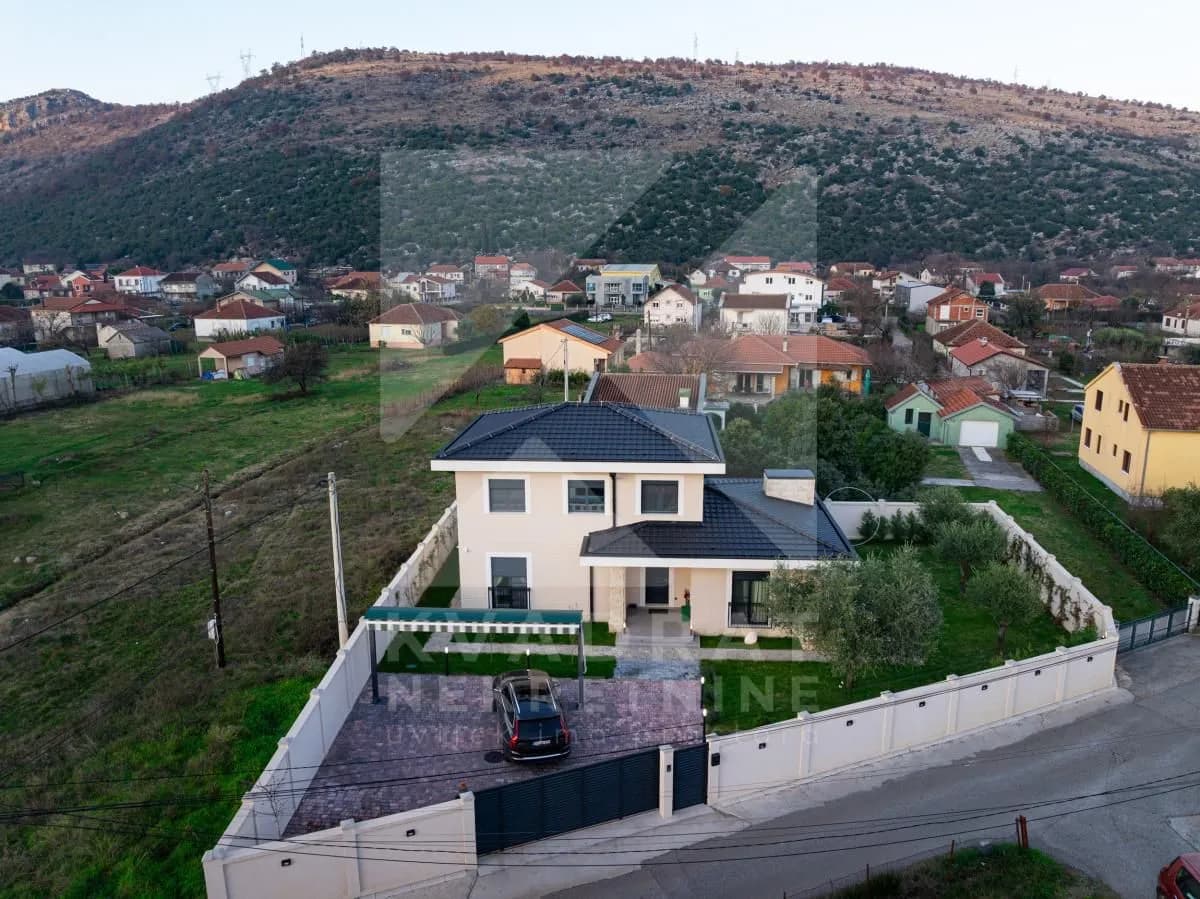Izdavanje, kuća, 166m², Tološi, Podgorica
