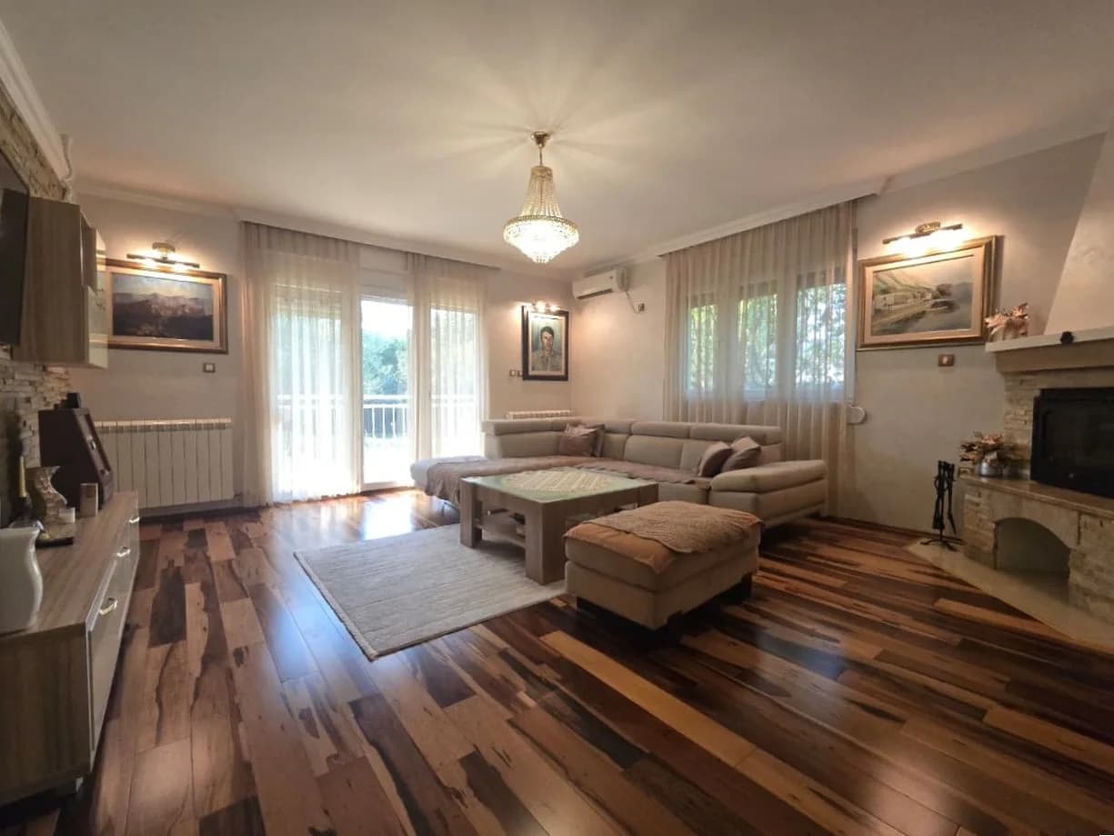 IZDAVANJE – Kuća (175m2+Ostava 9m2), Podgorica, Vranjske Njive – 1.800€