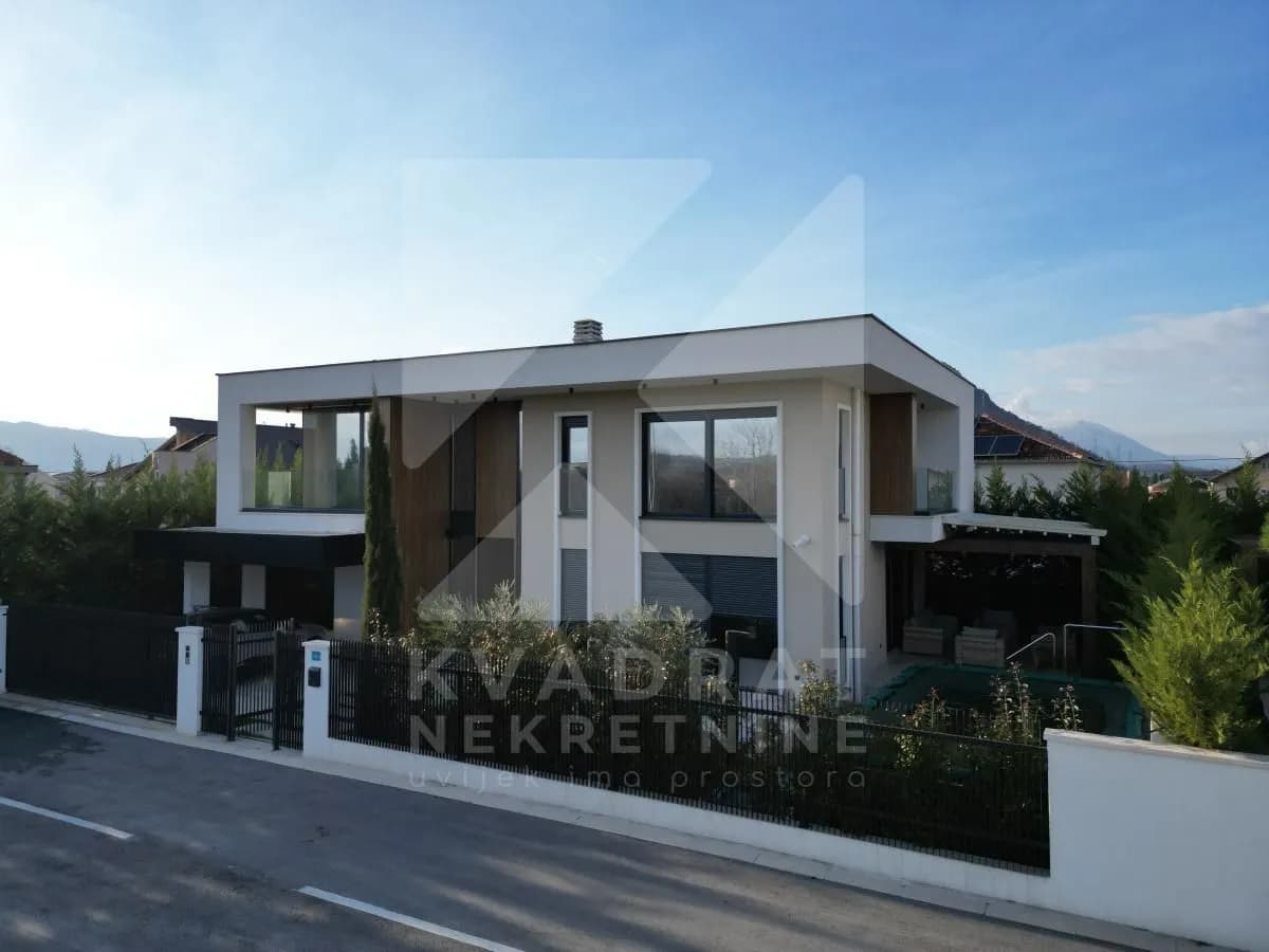 Izdavanje, kuća, 230m², Gornja Gorica, Podgorica