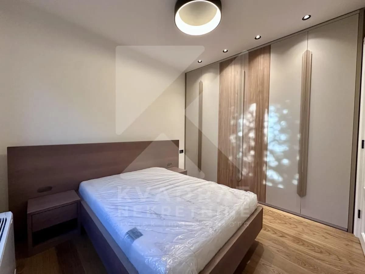 Izdavanje, kuća, 230m², Gornja Gorica, Podgorica