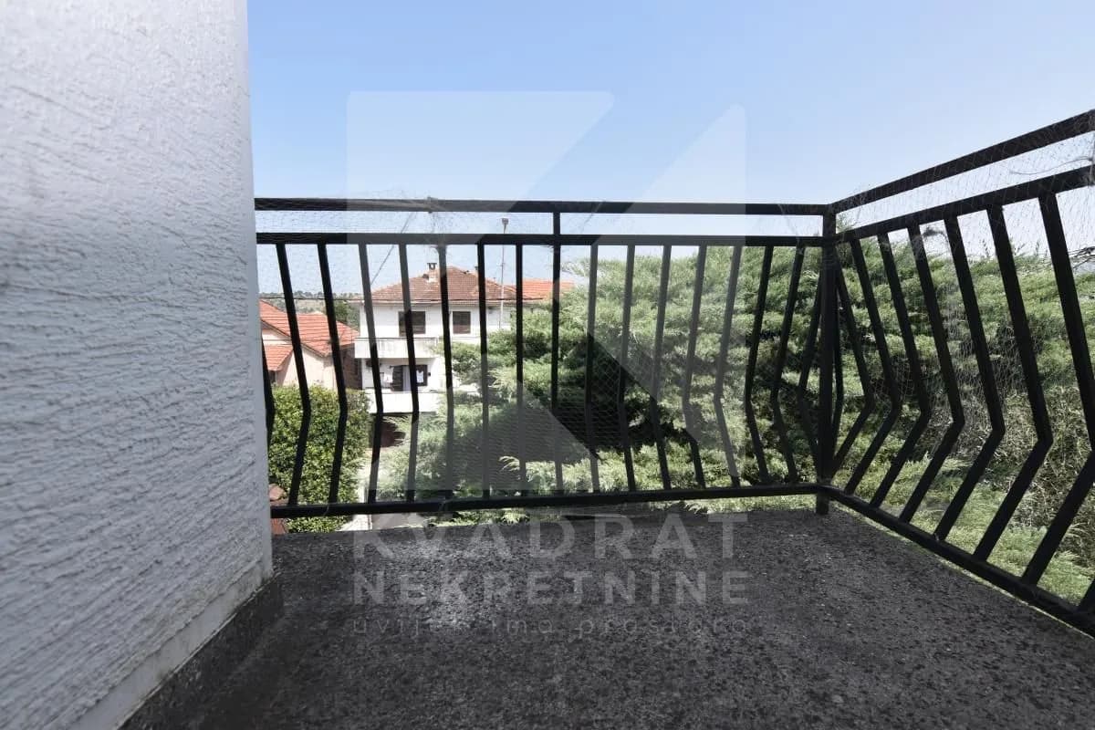 Izdavanje, kuća, 250m², Zagorič, Podgorica