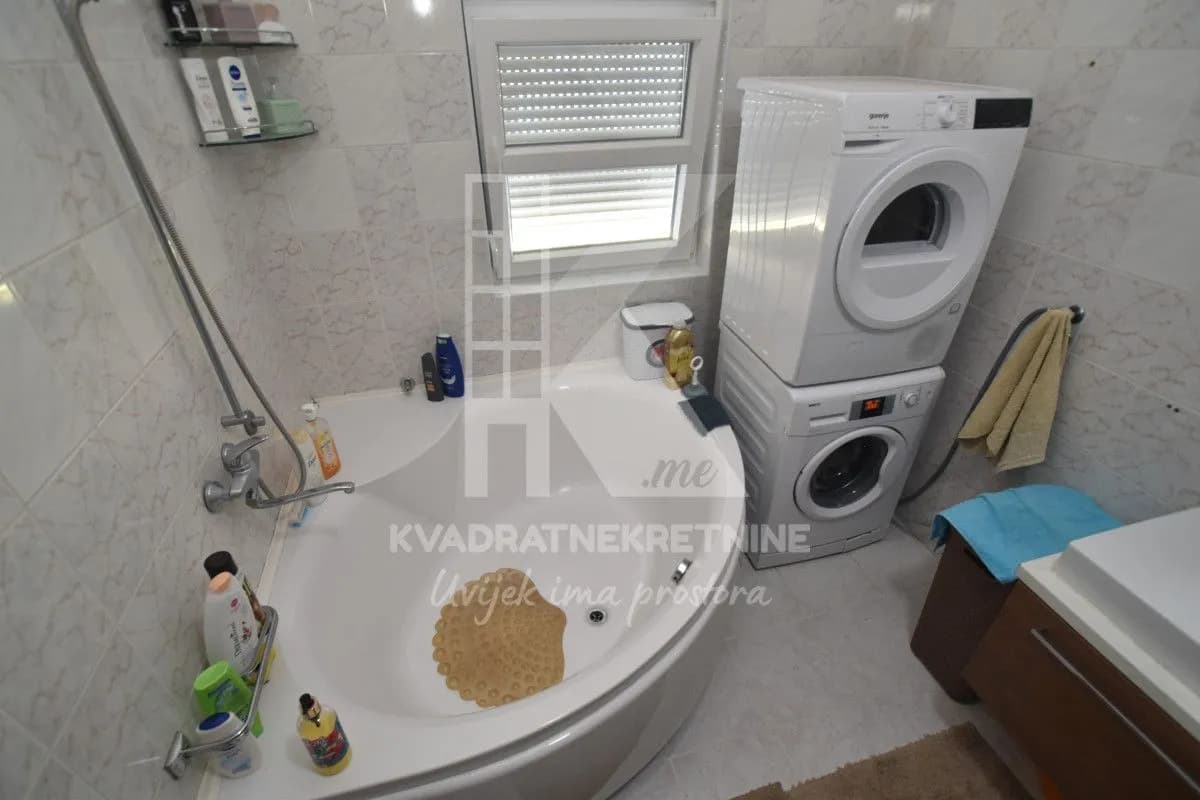 Izdavanje, kuća, 410m², Donja Gorica, Podgorica