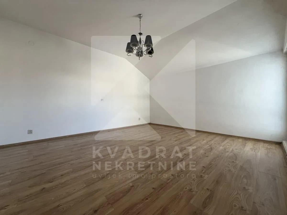 Izdavanje, kuća, 500m², Stari Aerodrom, Podgorica