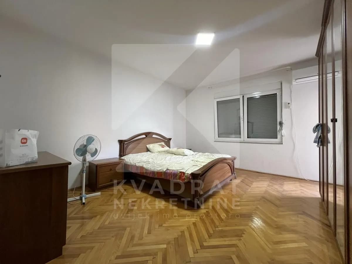 Izdavanje, kuća, 500m², Stari Aerodrom, Podgorica