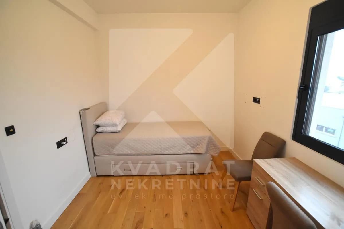 Izdavanje, petosoban stan, 180m², Gornja Gorica, Podgorica