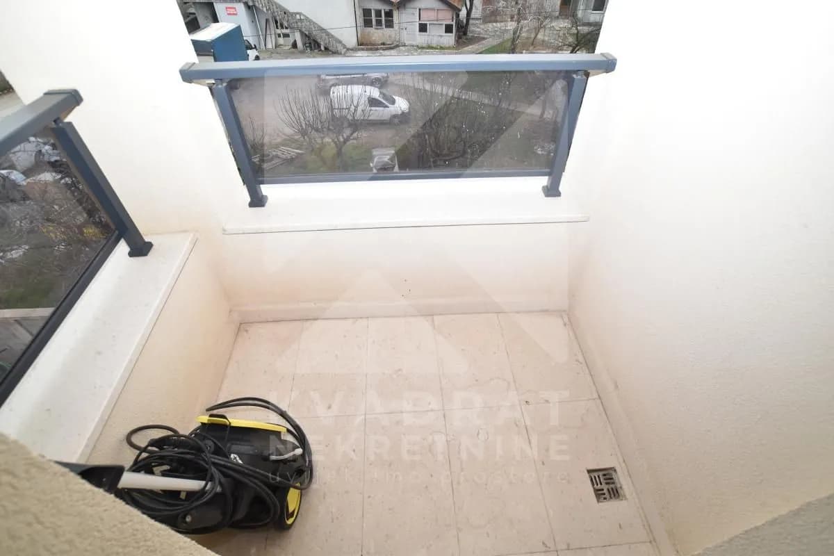 Izdavanje, petosoban stan, 180m², Gornja Gorica, Podgorica