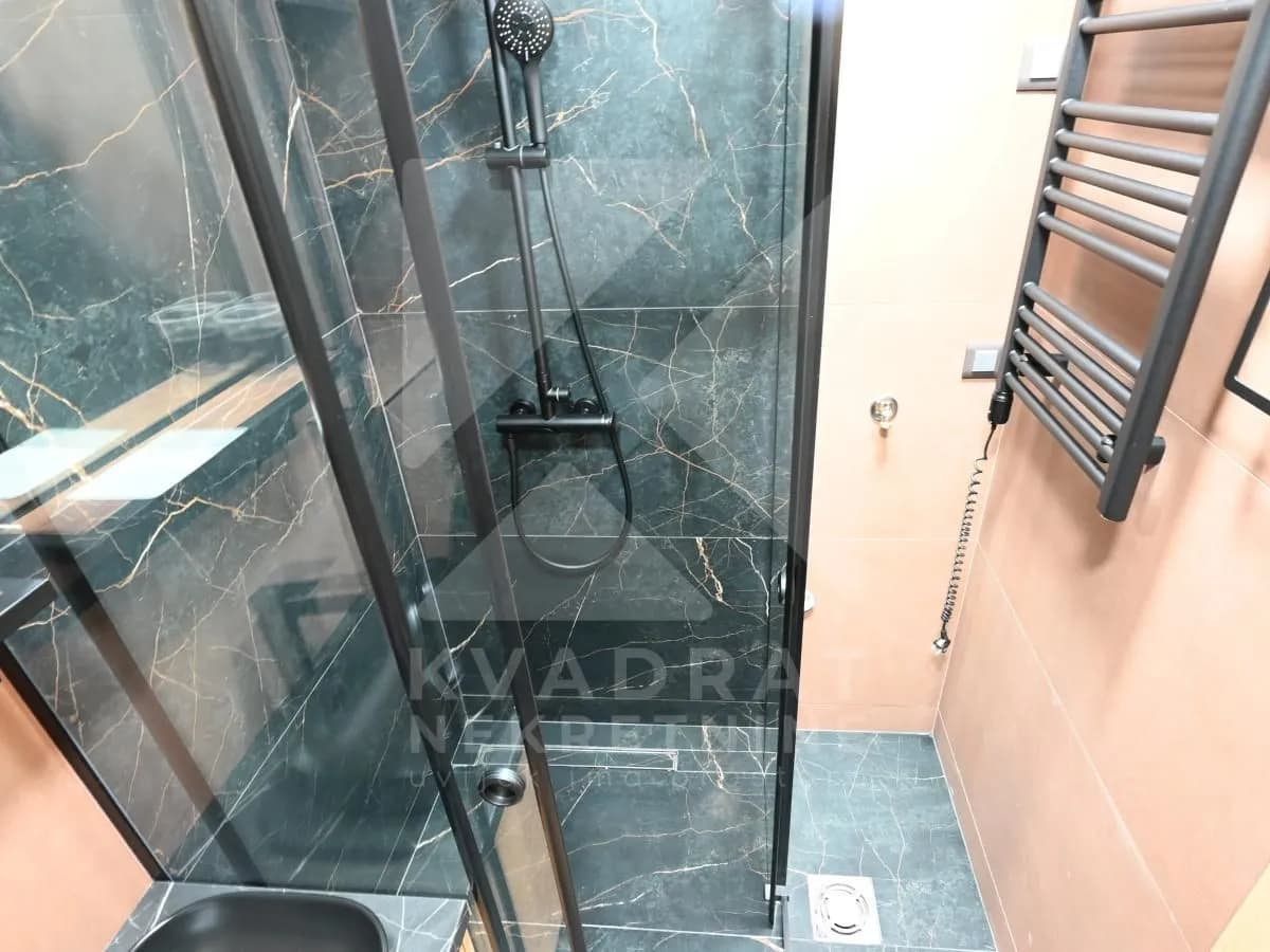 Izdavanje, poslovni prostor, 106m², Baston, Podgorica