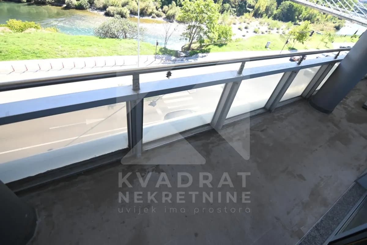 Izdavanje, poslovni prostor, 130m², Momišići, Podgorica