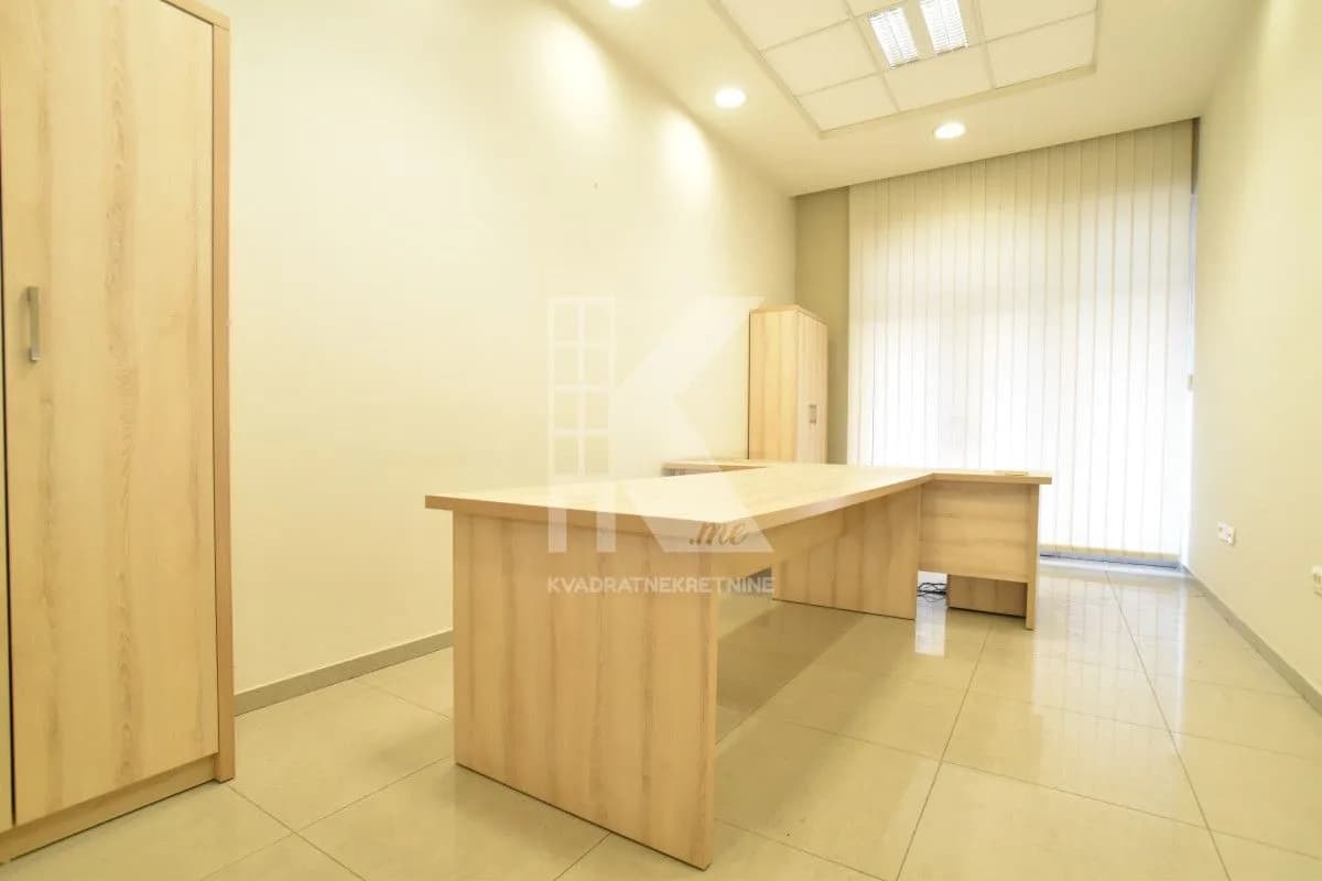 Izdavanje, poslovni prostor, 155m², Stari Aerodrom, Podgorica