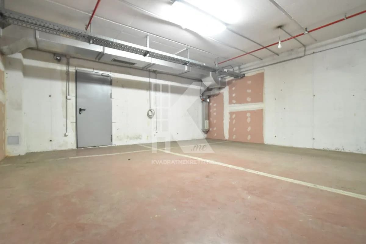 Izdavanje, poslovni prostor, 155m², Stari Aerodrom, Podgorica