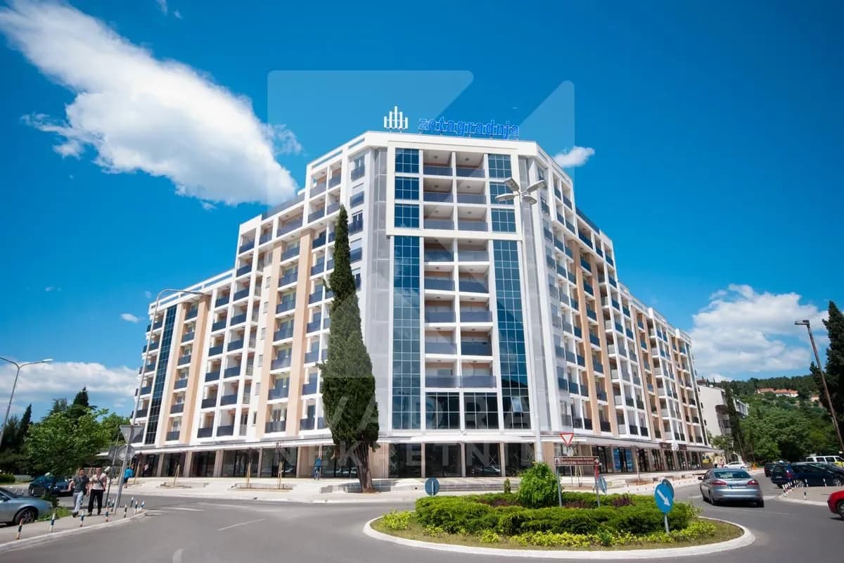 Izdavanje, poslovni prostor, 250m², Preko Morače, Podgorica