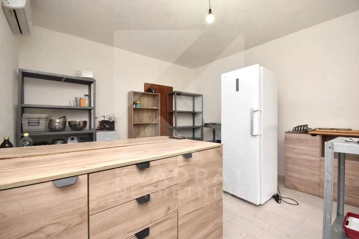 Izdavanje, poslovni prostor, 27m², Stari Aerodrom, Podgorica