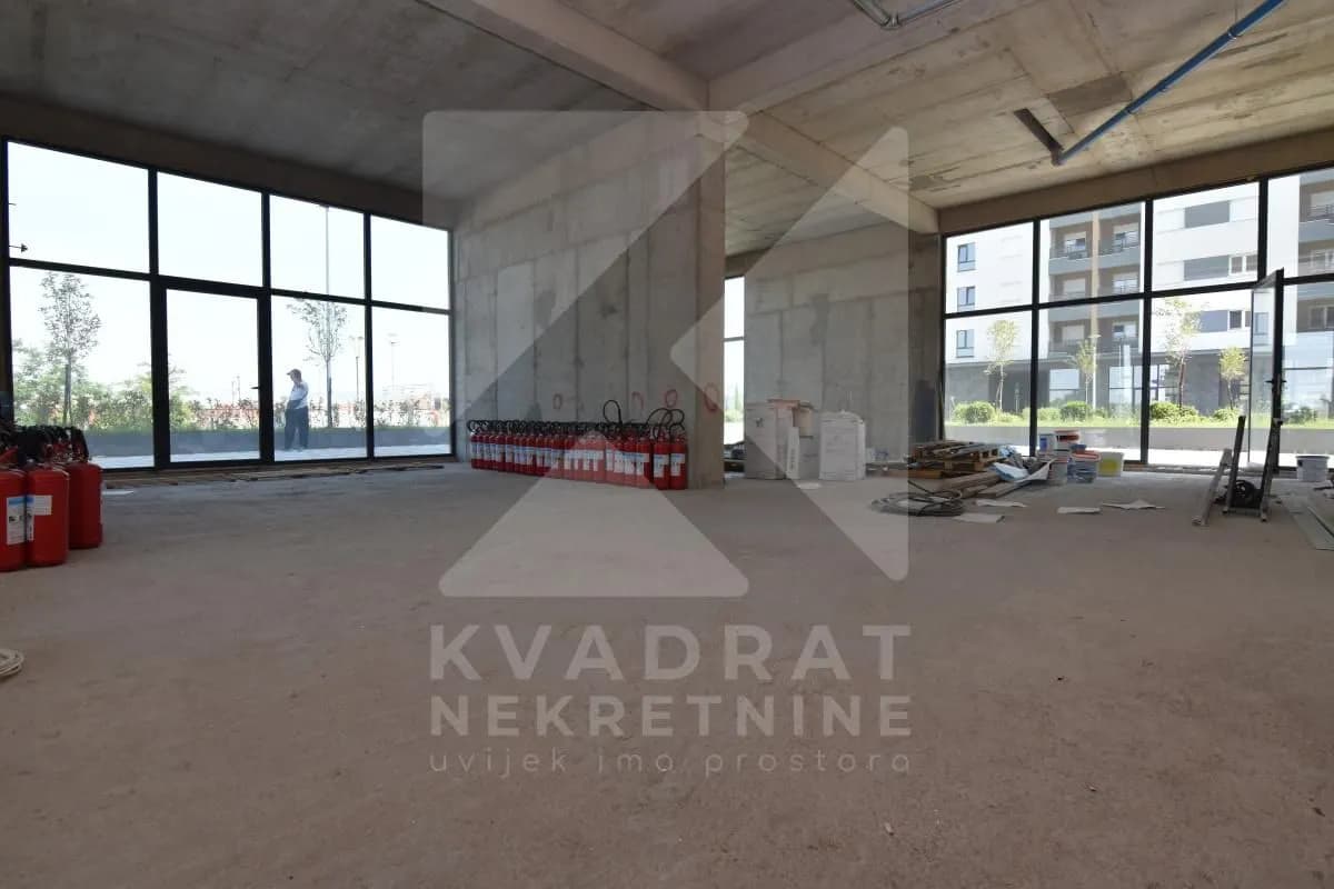 Izdavanje, poslovni prostor, 282m², Stari Aerodrom, Podgorica