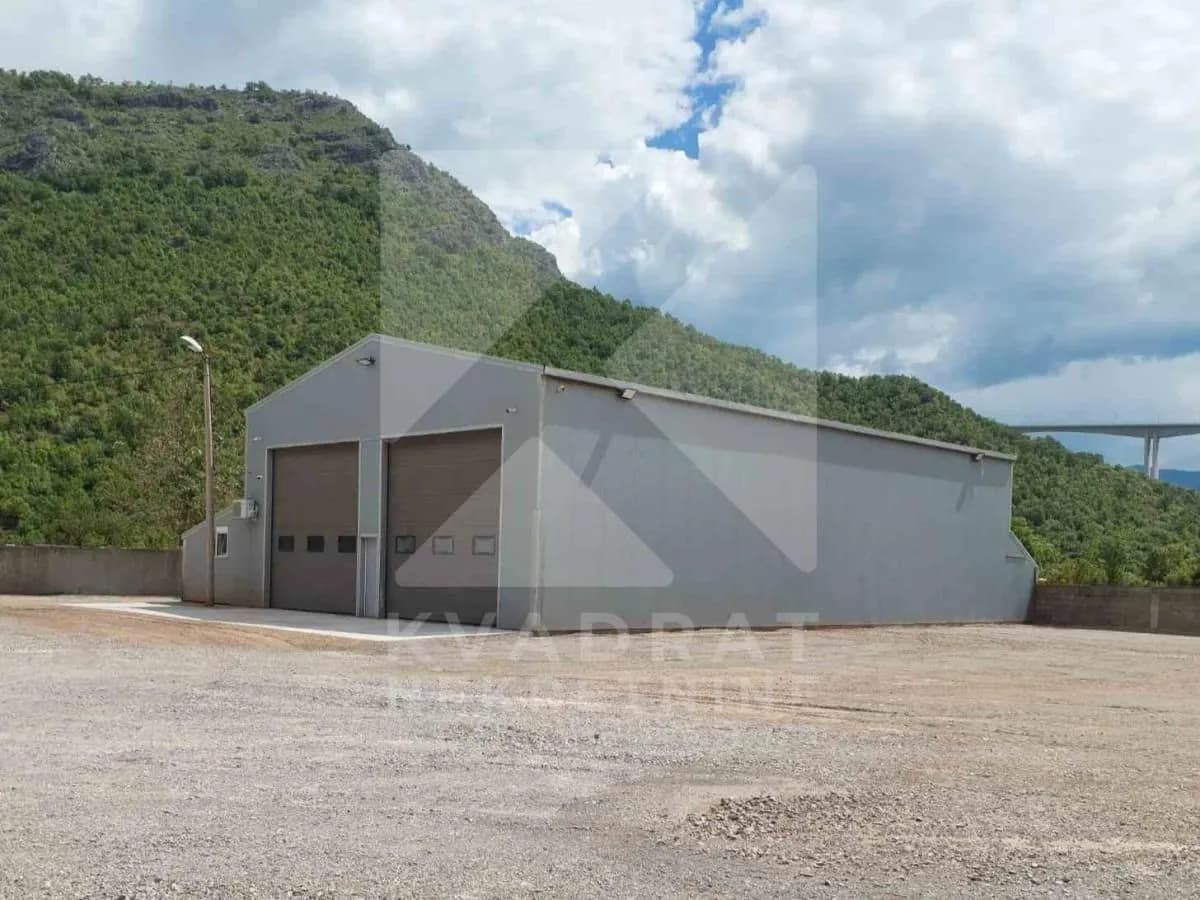 Izdavanje, poslovni prostor, 370m², Bioče, Podgorica