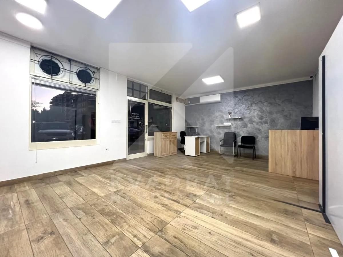 Izdavanje, poslovni prostor, 42m², Ljubović, Podgorica