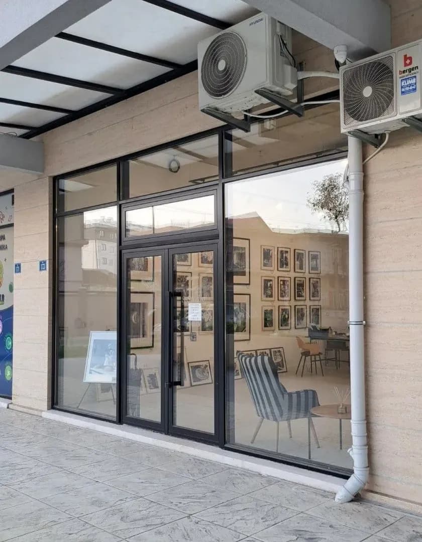 Izdavanje, poslovni prostor, 48m², Central Point, Podgorica