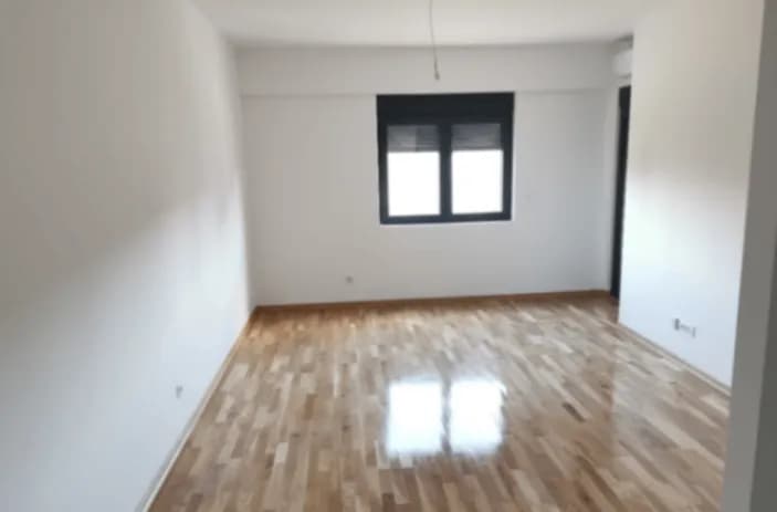 Izdavanje, poslovni prostor, 56m², Vezirov Most, Podgorica