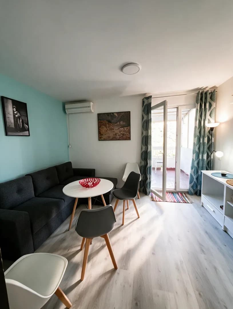 Izdavanje, Stan, 33m2, Centar, Bar