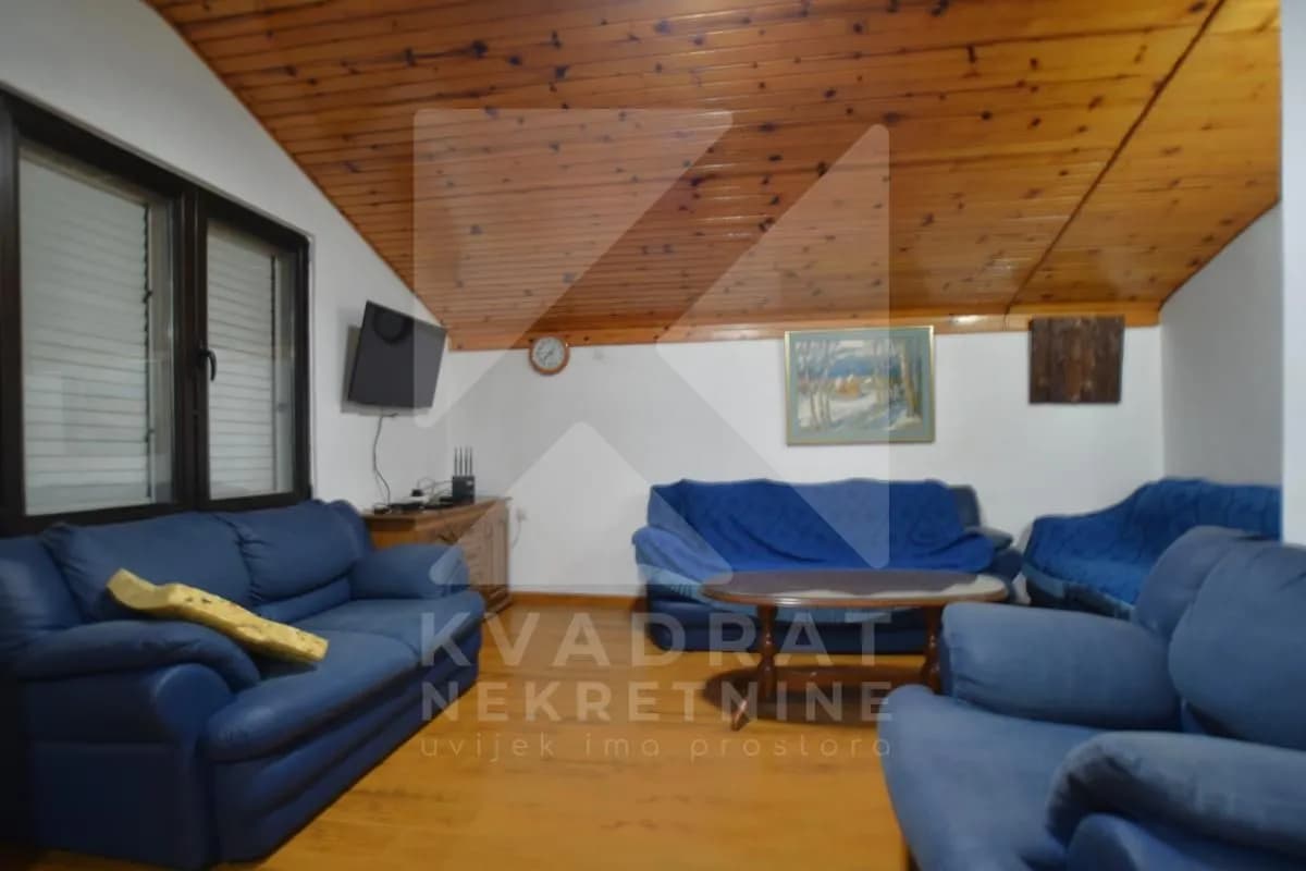 Izdavanje, trosoban stan, 100m², Masline, Podgorica