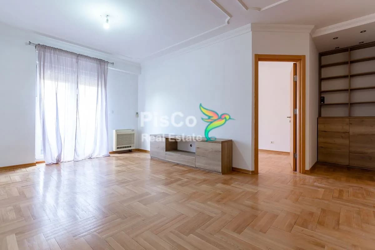 Izdavanje, trosoban stan, 100m², Preko Morače, Podgorica