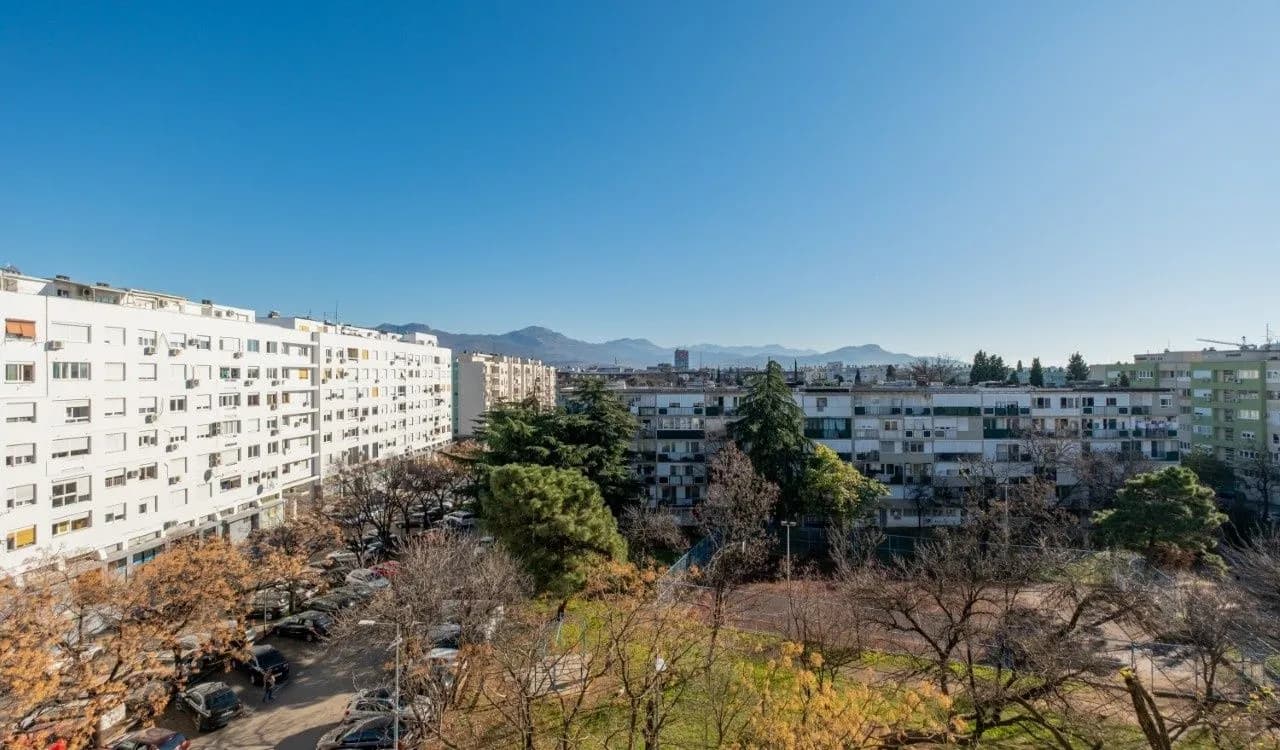 Izdavanje, trosoban stan, 101m², Preko Morače, Podgorica