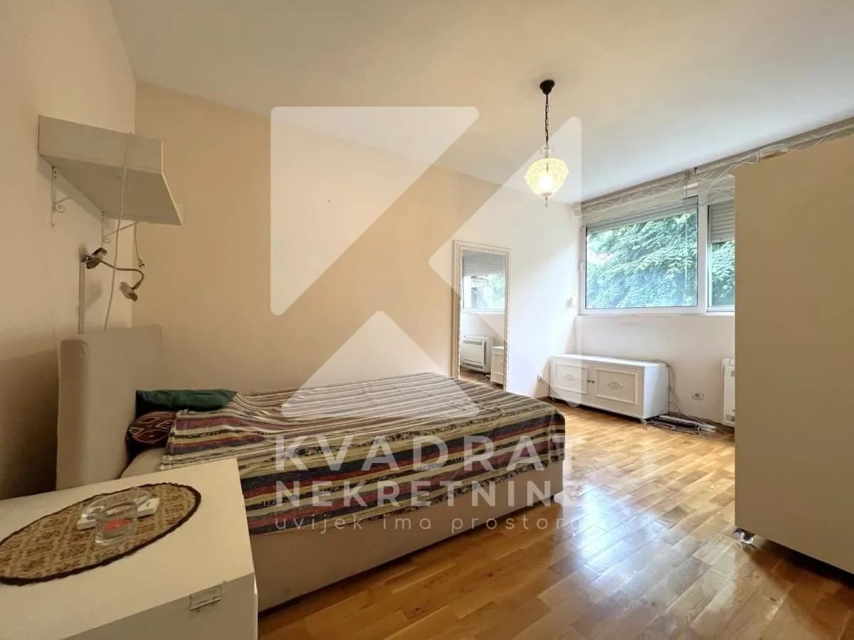 Izdavanje, trosoban stan, 115m², Preko Morače, Podgorica