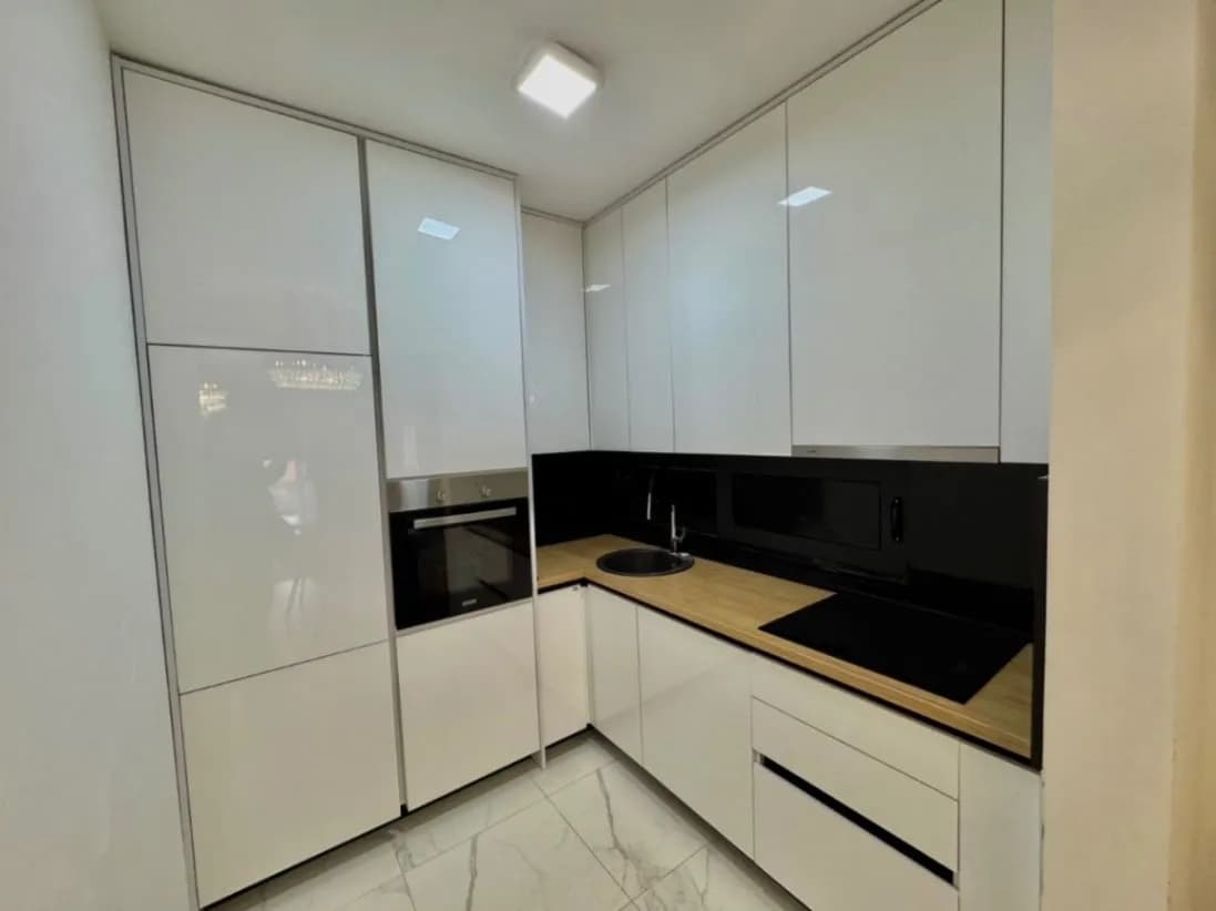 Izdavanje, trosoban stan, 130m², Dalmatinska ulica, Podgorica