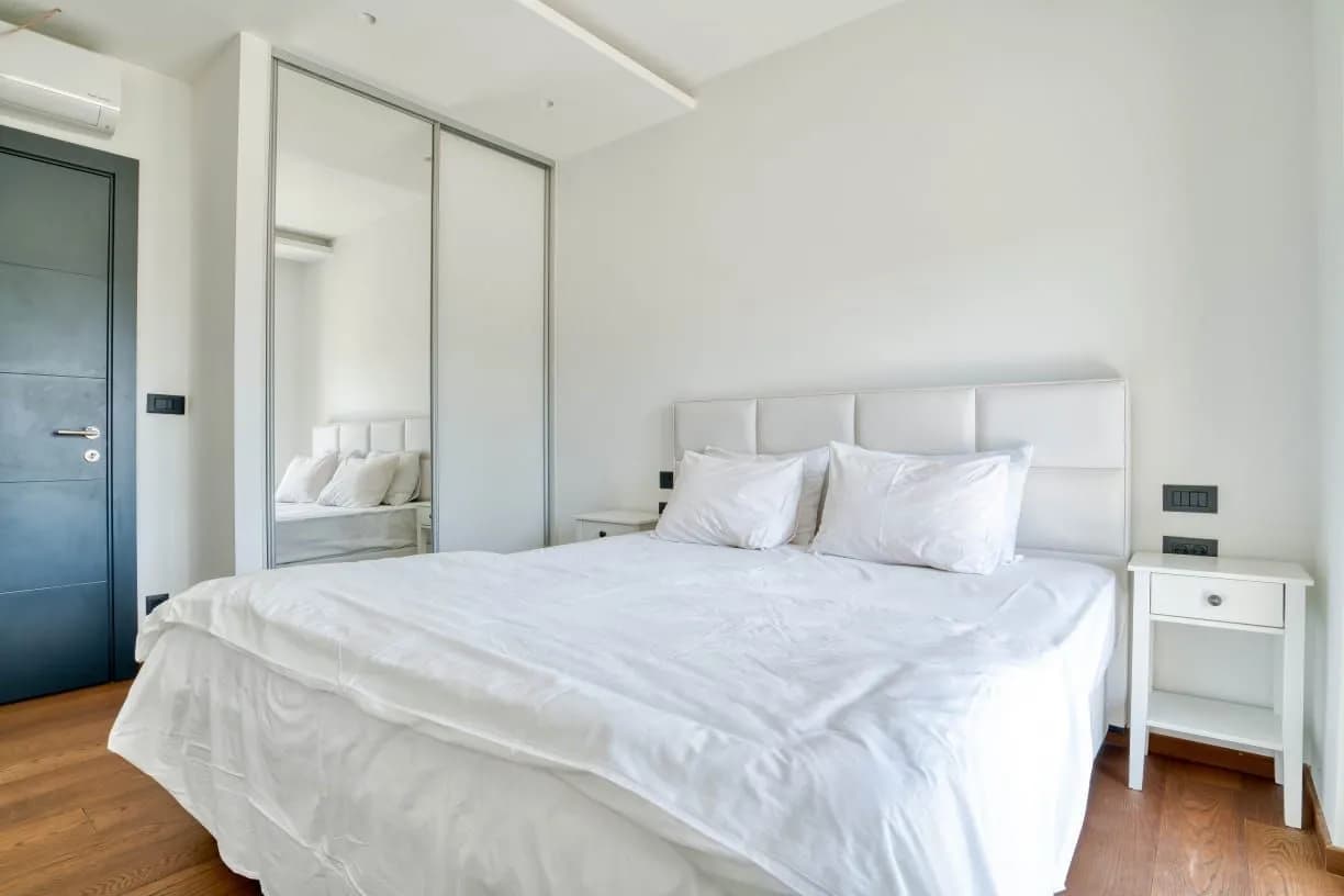 Izdavanje, trosoban stan, 145m², Centar, Budva