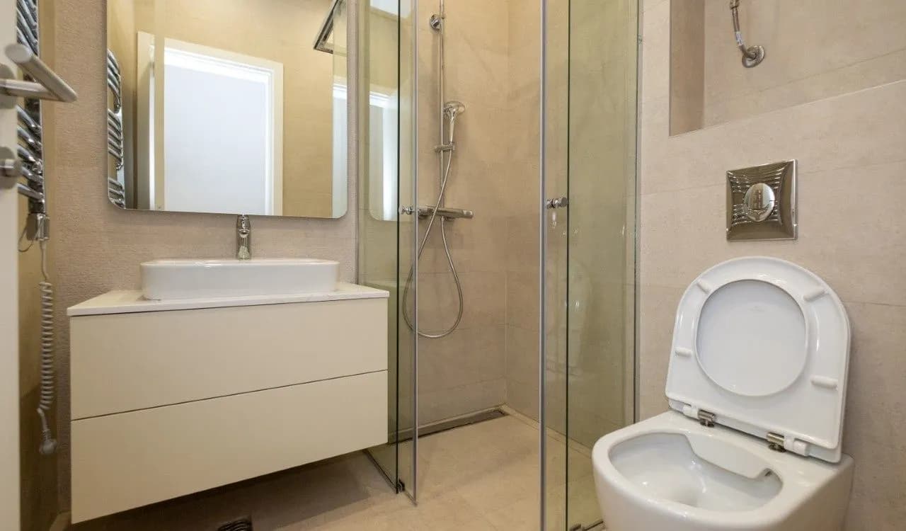 Izdavanje, trosoban stan, 205m², Podgorica, Crna Gora