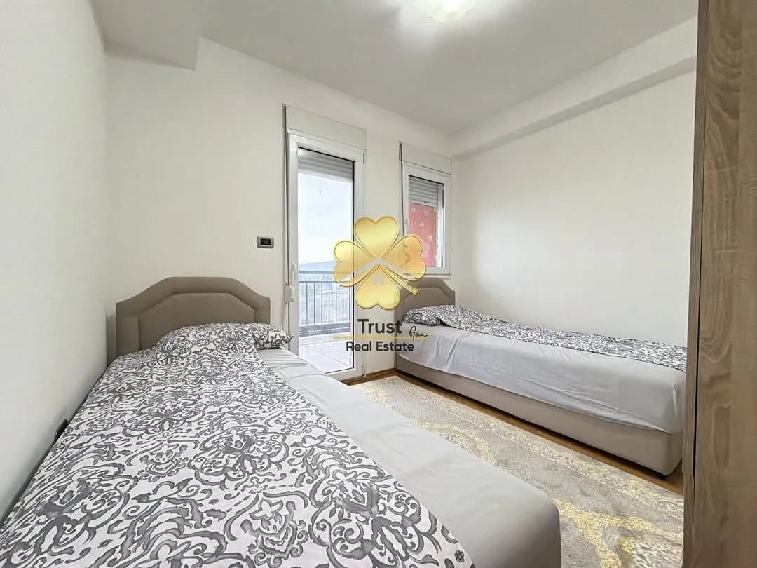 Izdavanje, trosoban stan, 80m², Krivi Most, Podgorica