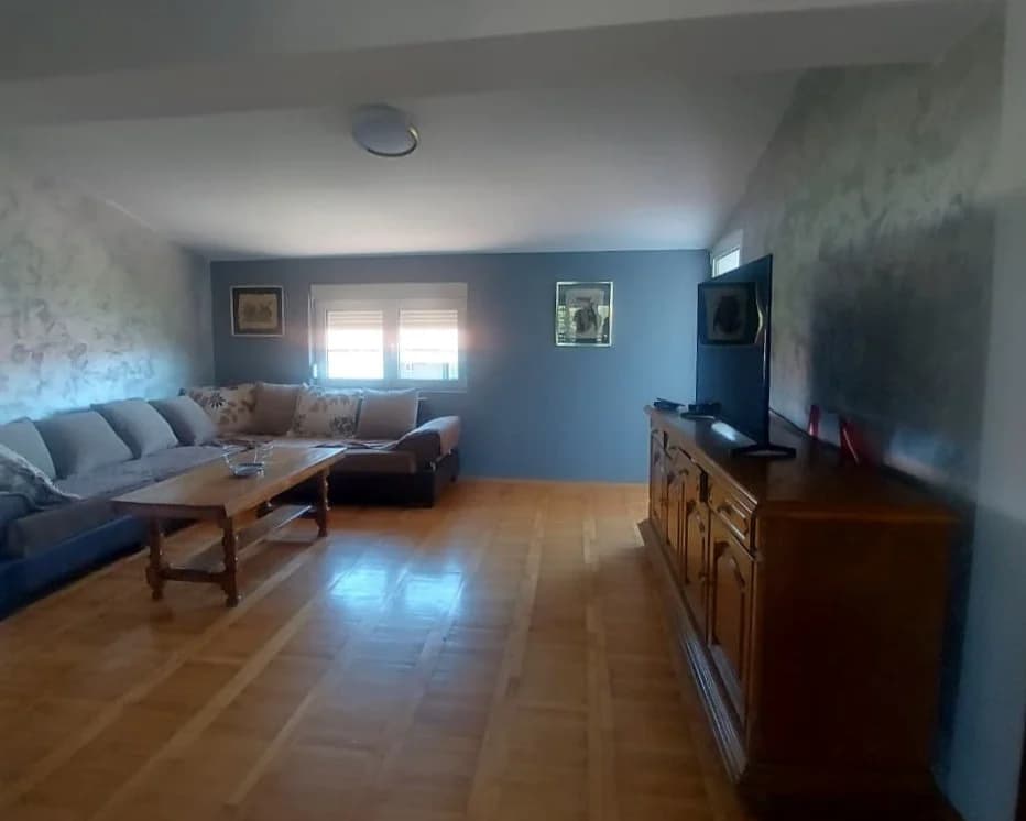IZDAVANJE – Trosoban stan (86m2), Nikšić, Centar – 420€