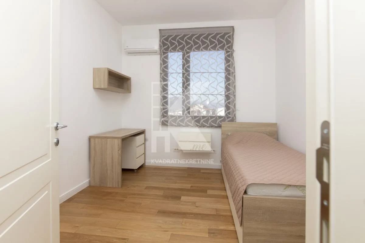 Izdavanje, trosoban stan, 95m², Kruševac, Podgorica