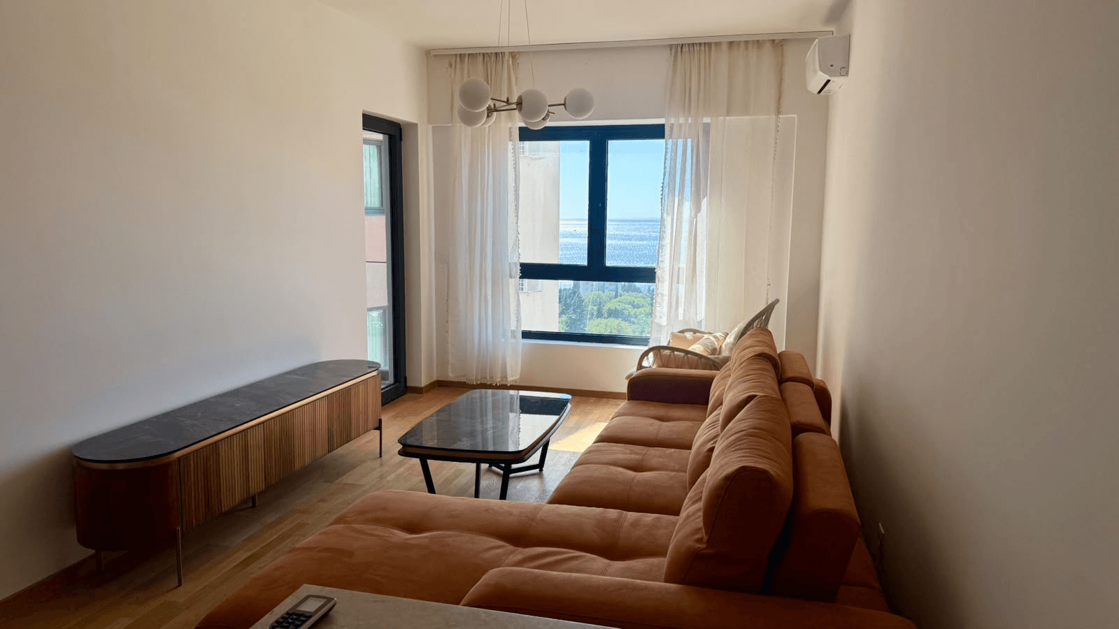 One bedroom apartment in Becici with seaview and parking in garage