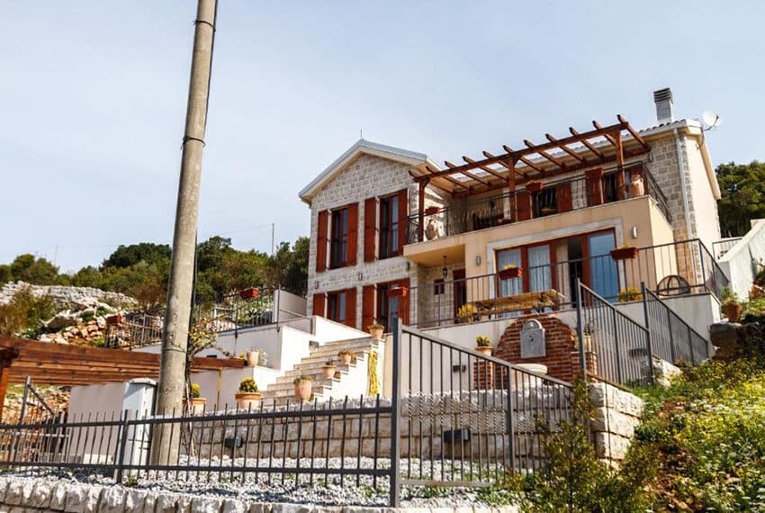 Kotor, Zagora – Authentic stone house for sale