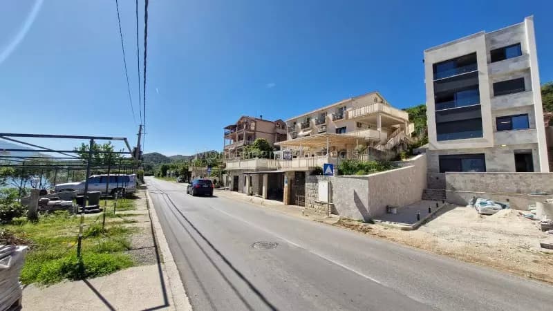 Kuća na prvoj liniji do mora, Obala Đuraševića, Luštica